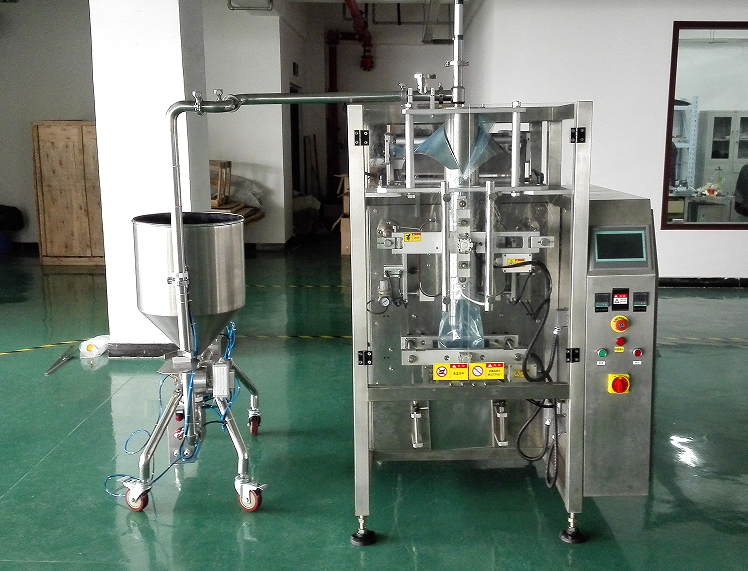 自動(dòng)化調(diào)味醬食品包裝機(jī)為企業(yè)生產(chǎn)提升高效益(圖1)
